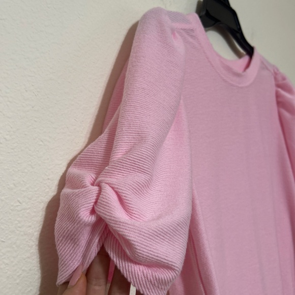 Crown & Ivy Pink Ribbed Short Puff Sleeve Blouse with Knotted Detail - Picture 5 of 8